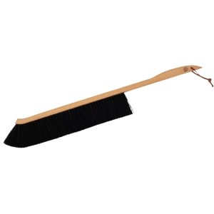 Redecker niche broom with oiled beechwood handle and black horsehair bristles, 65 cm long, designed for cleaning narrow or hard-to-reach spaces.