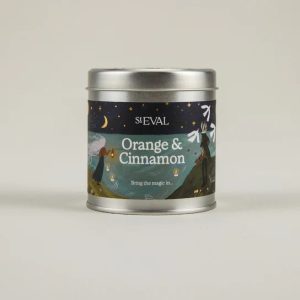 St. Eval Scented Christmas Tin Candle – Orange & Cinnamon in festive illustrated tin with 45-hour burn time and warm, spicy winter fragrance