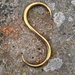 Traditional cast brass S hook, hand-polished with curved shape, 150mm high – ideal for rustic kitchen storage or hanging plants
