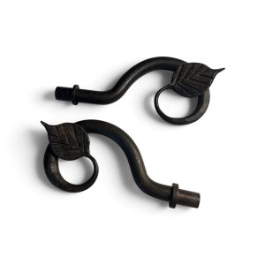 Leaf Curtain Finials Small Pair – Beeswax – Ex Display